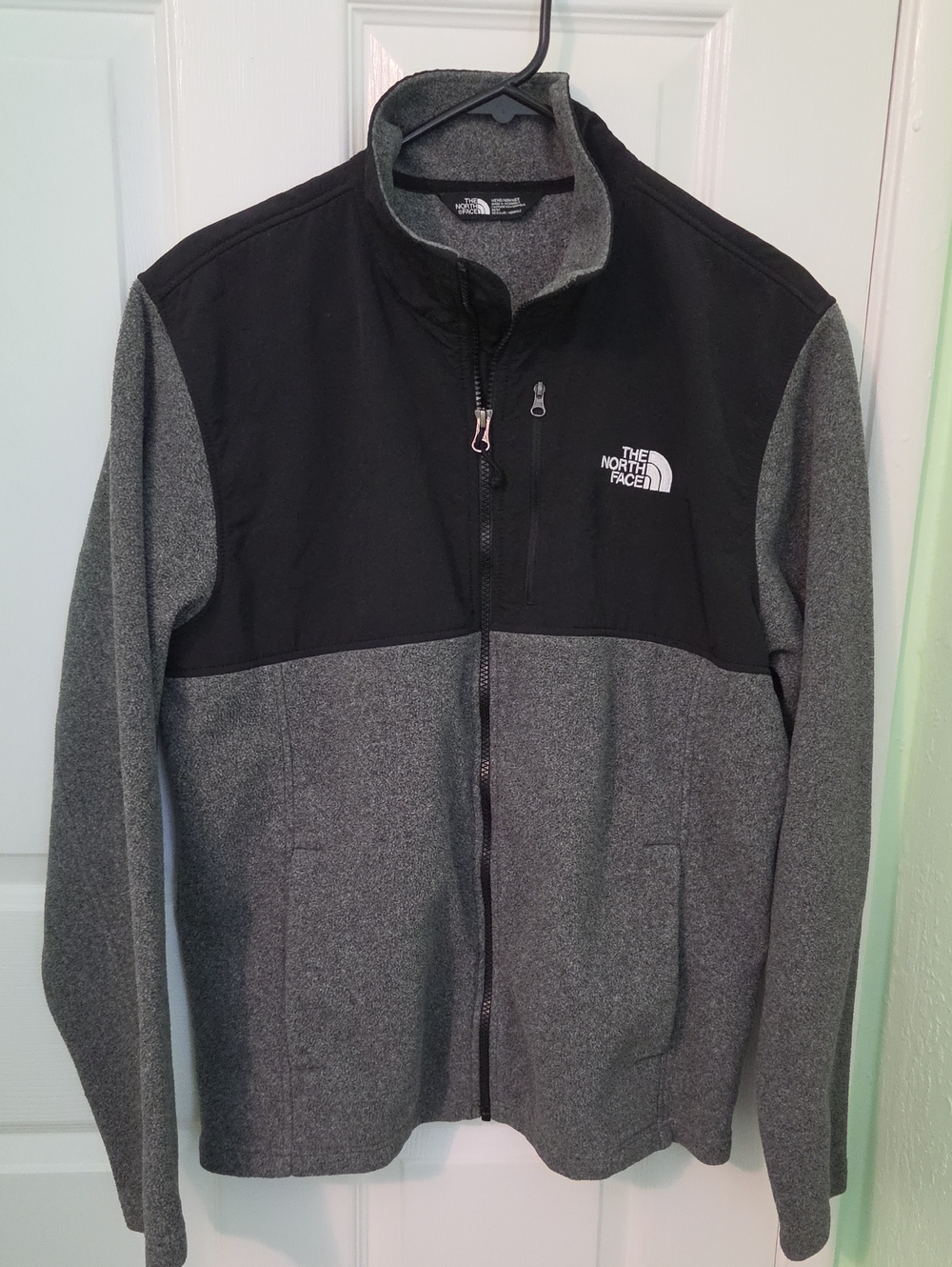 Mens North Face gray/black full zip jacket Medium
